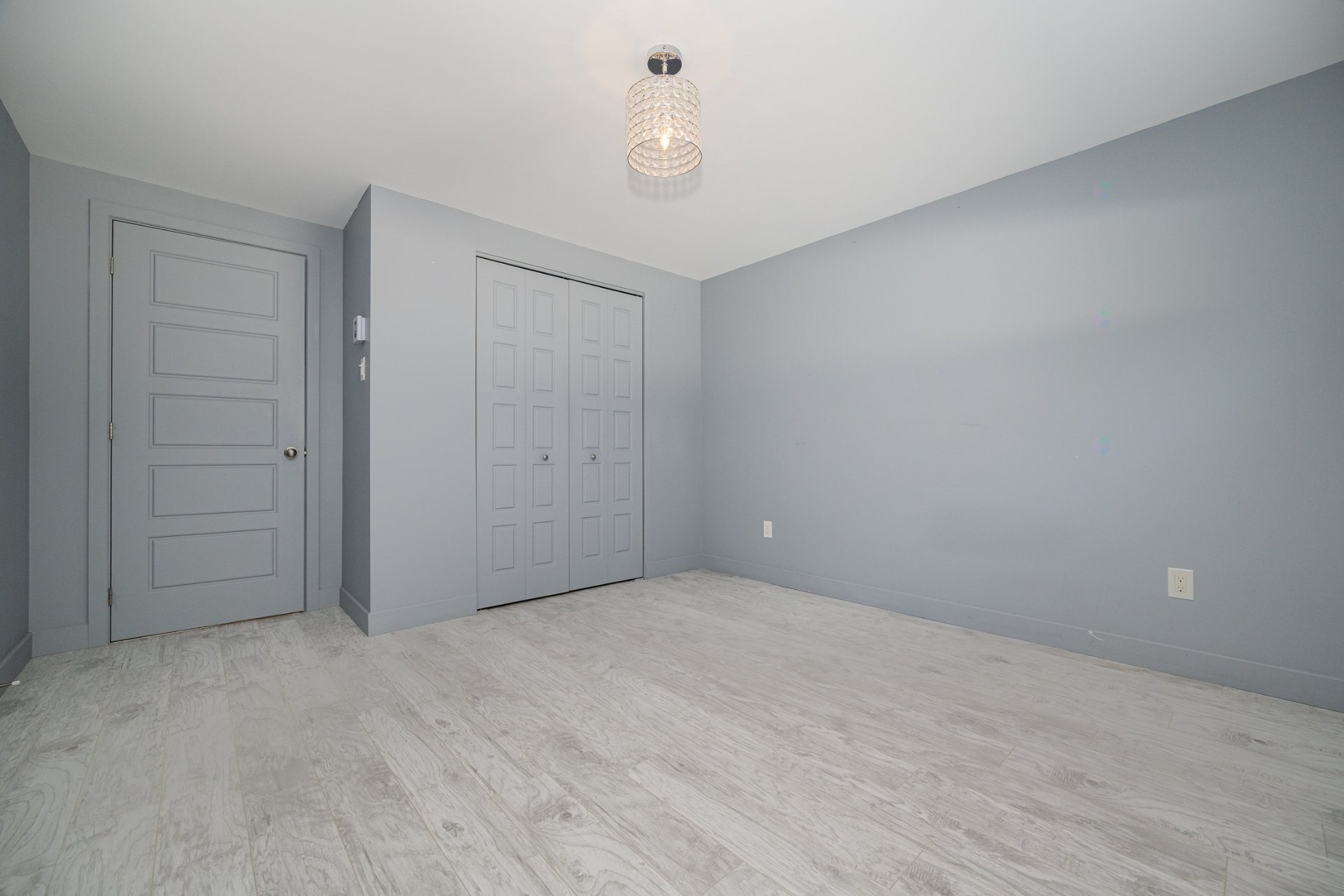 









16860


Rue Jacques-Cartier

,
Mirabel,




QC
J7J0M1

