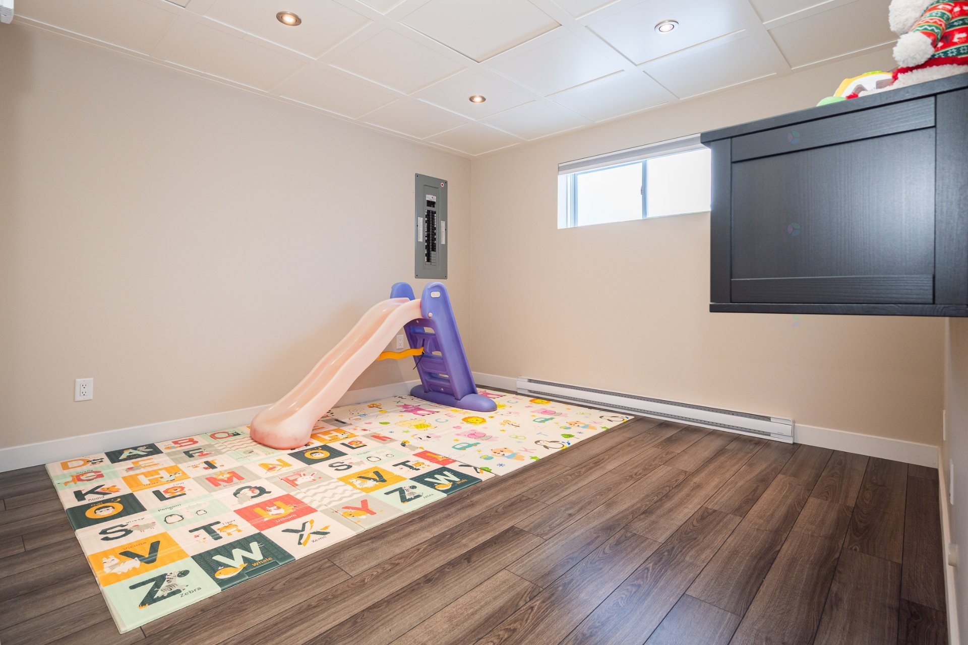 









16860


Rue Jacques-Cartier

,
Mirabel,




QC
J7J0M1

