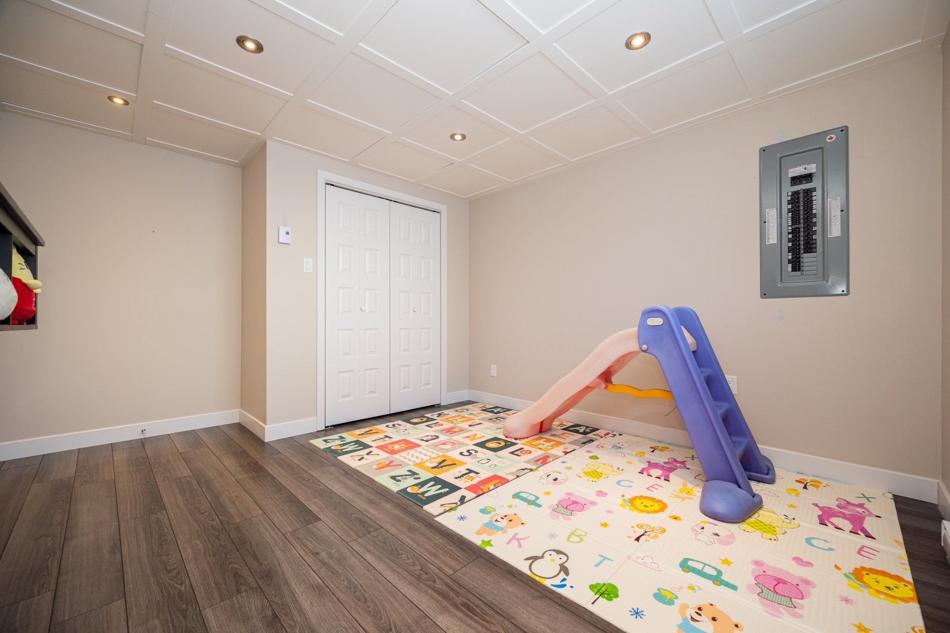 









16860


Rue Jacques-Cartier

,
Mirabel,




QC
J7J0M1

