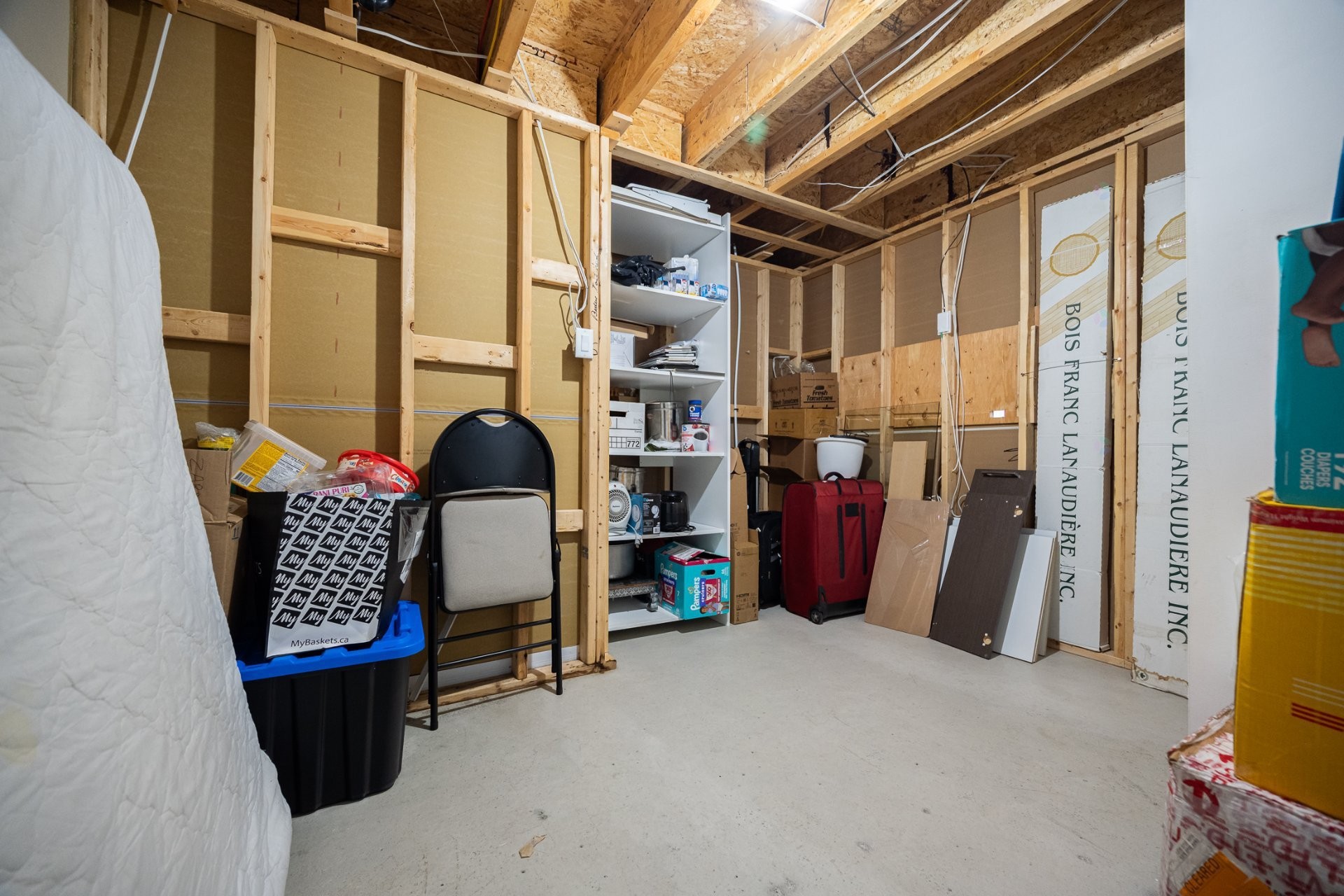 









16860


Rue Jacques-Cartier

,
Mirabel,




QC
J7J0M1

