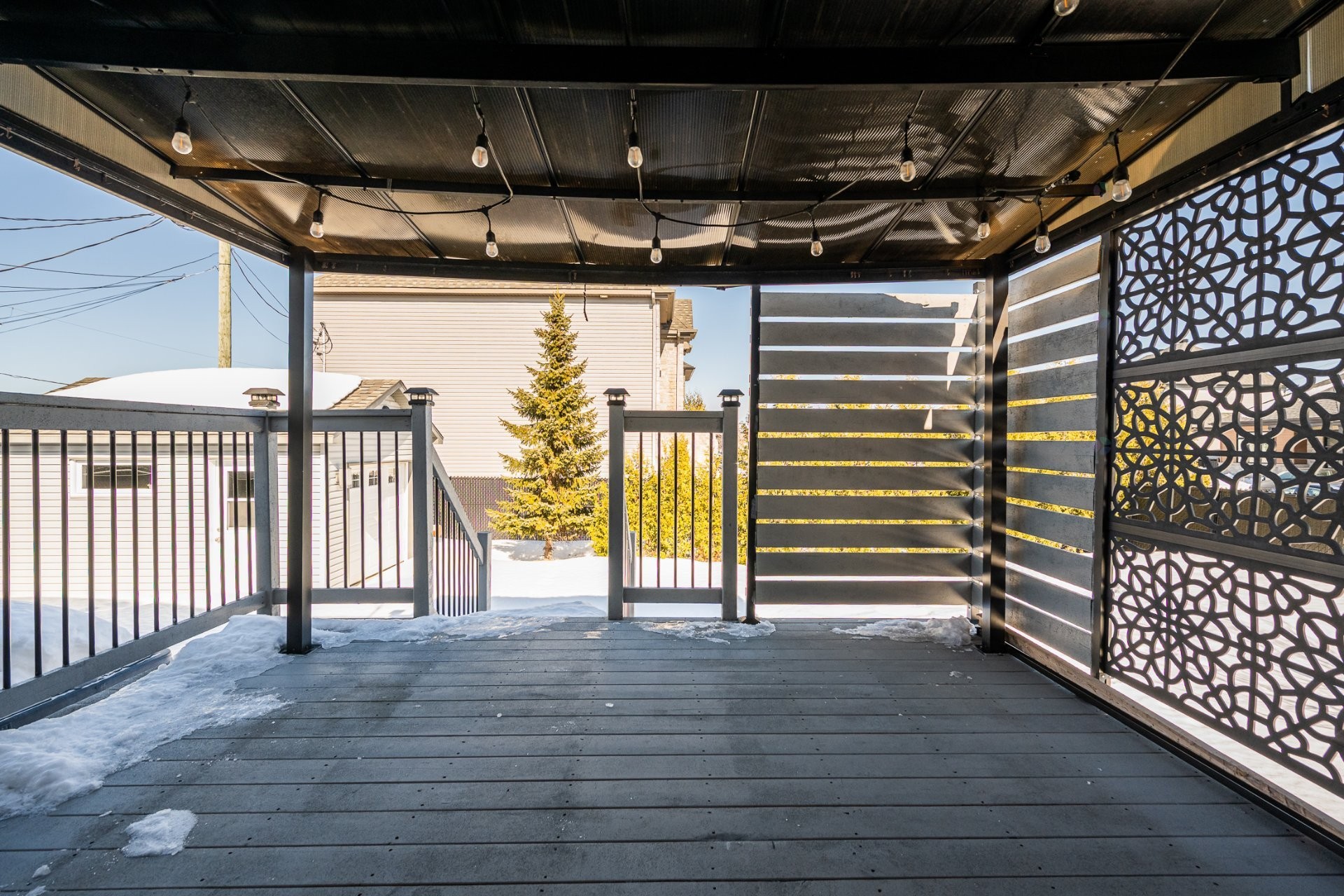 









16860


Rue Jacques-Cartier

,
Mirabel,




QC
J7J0M1

