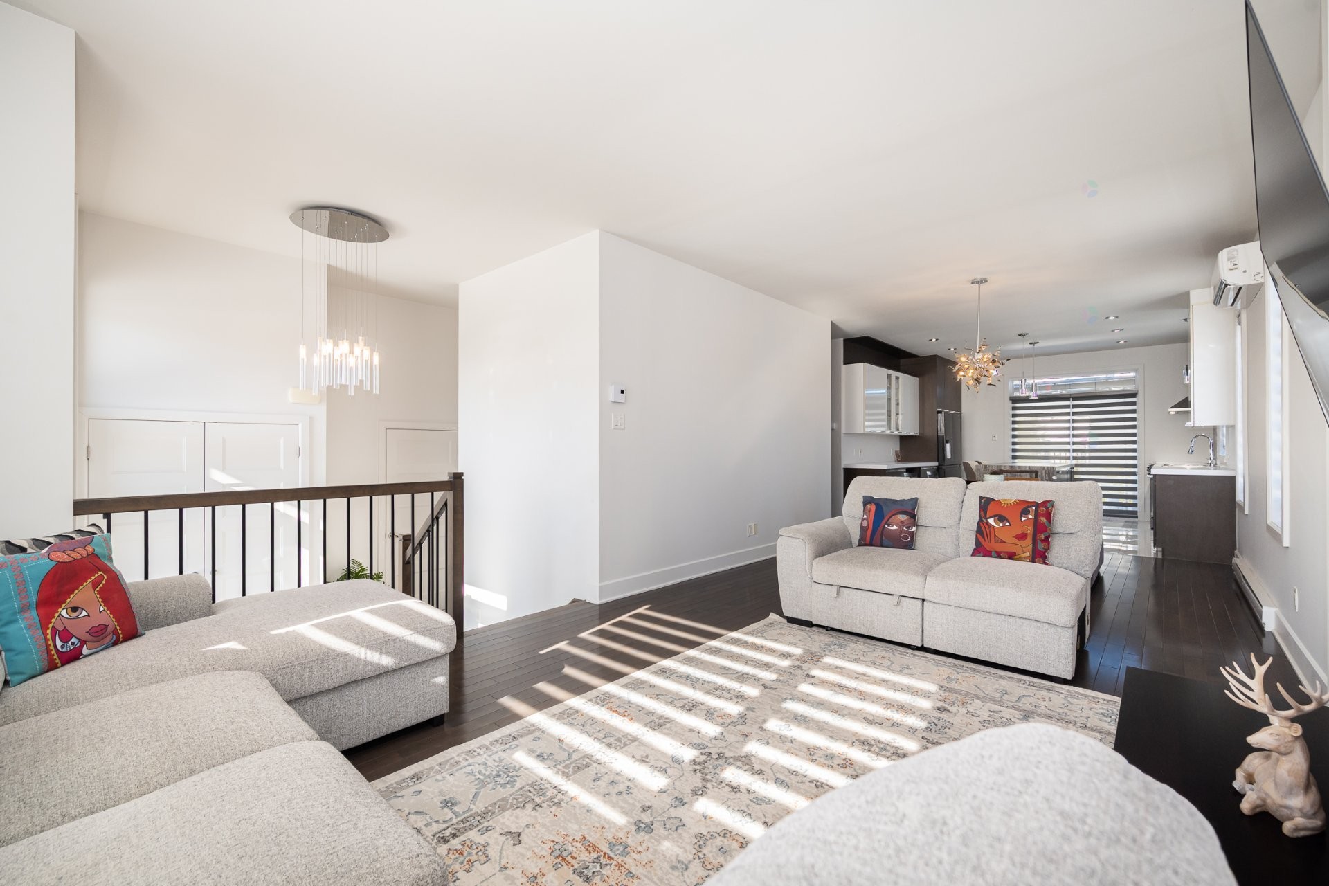 









16860


Rue Jacques-Cartier

,
Mirabel,




QC
J7J0M1

