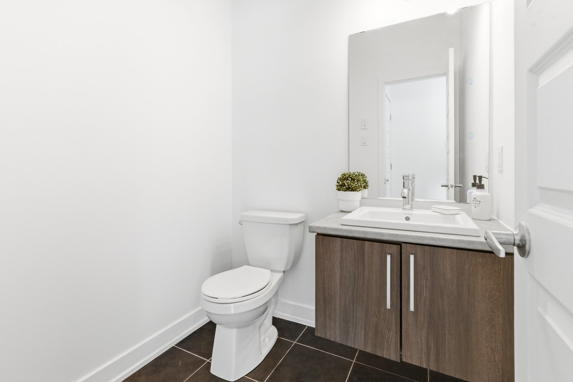 









39


Rue du Pirée

,
Gatineau (Aylmer),




QC
J9J4B3

