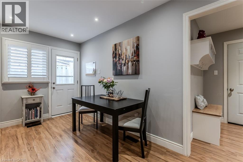 












2360 CAVENDISH Drive

,
Burlington,




Ontario
L7P3B4

