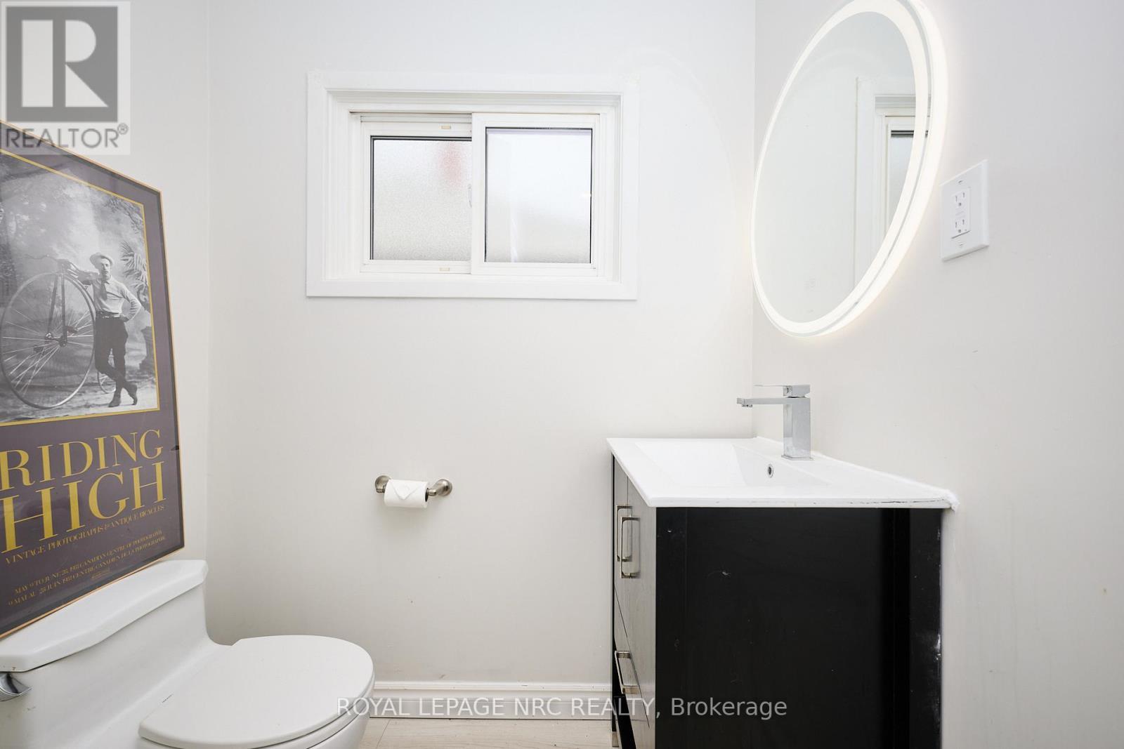 












10 FAIRBURN AVENUE

,
St. Catharines (Burleigh Hill),




Ontario
L2T1B2

