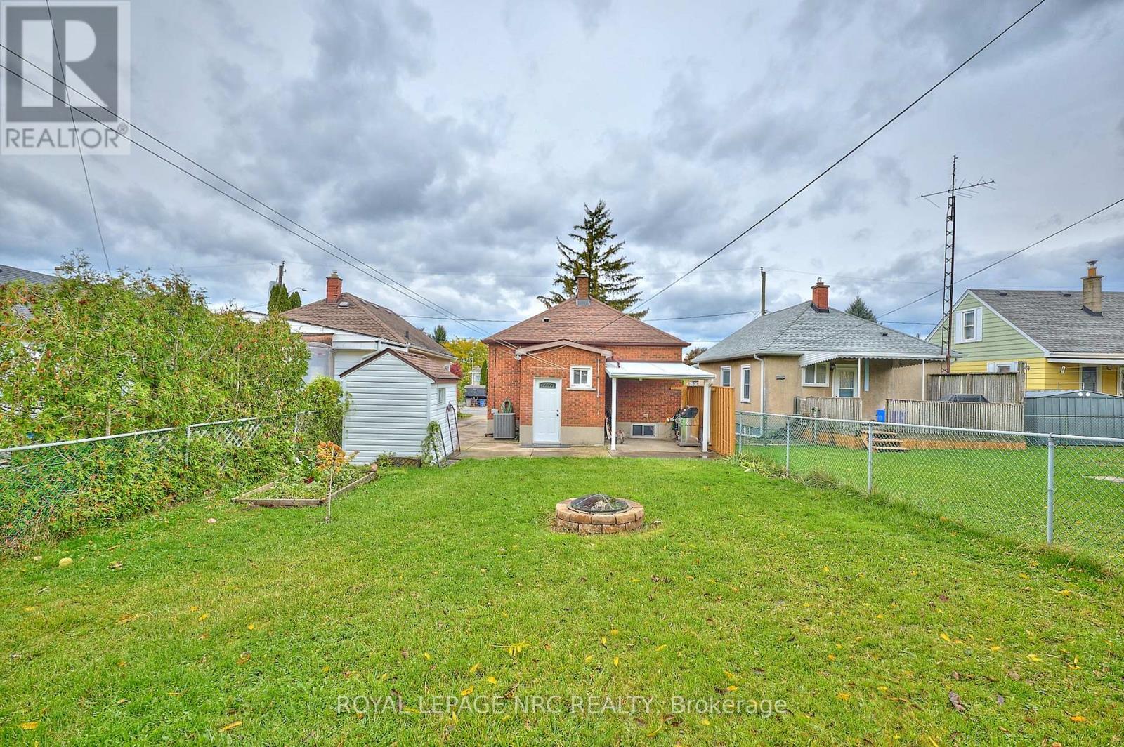 












10 FAIRBURN AVENUE

,
St. Catharines (Burleigh Hill),




Ontario
L2T1B2

