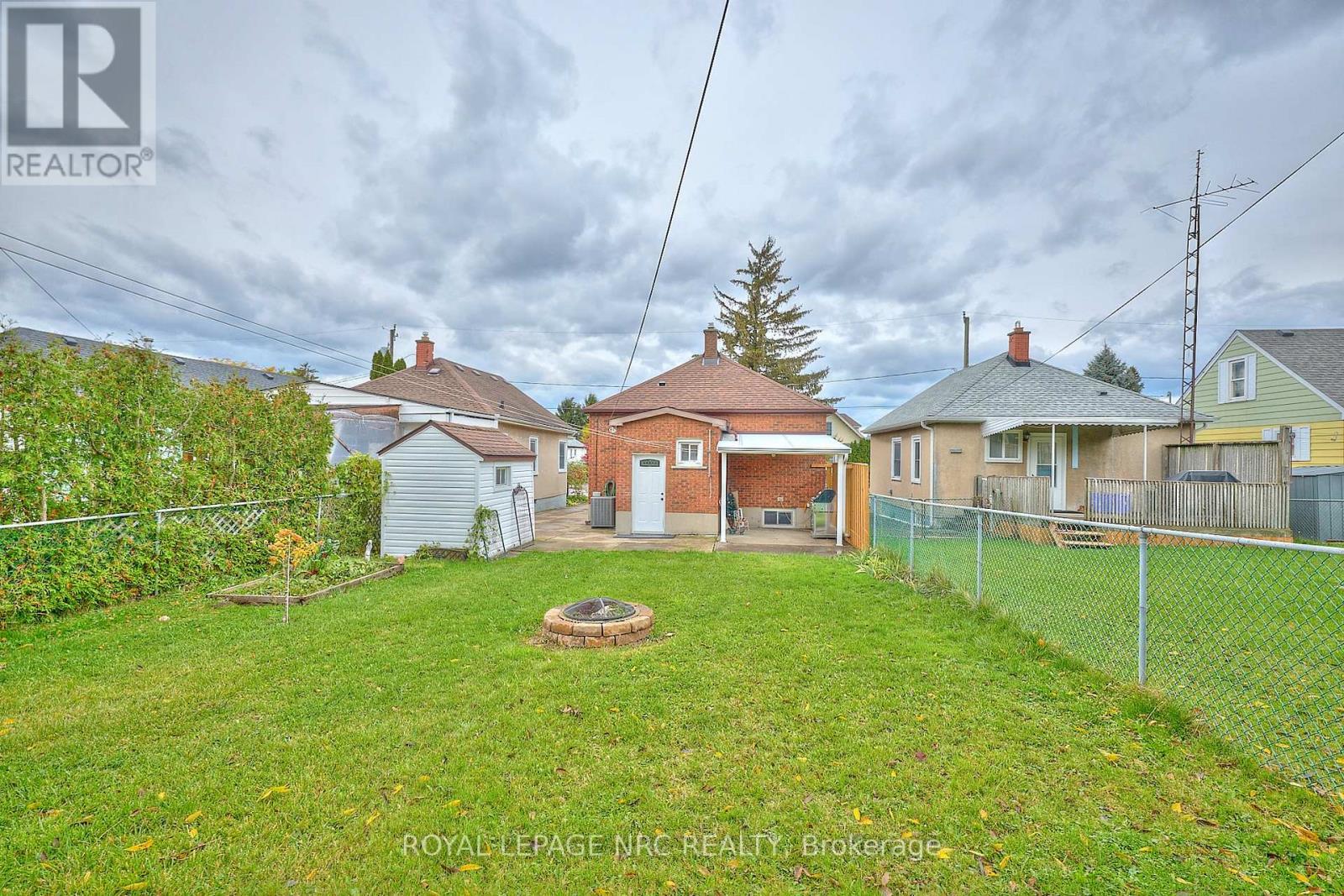 












10 FAIRBURN AVENUE

,
St. Catharines (Burleigh Hill),




Ontario
L2T1B2

