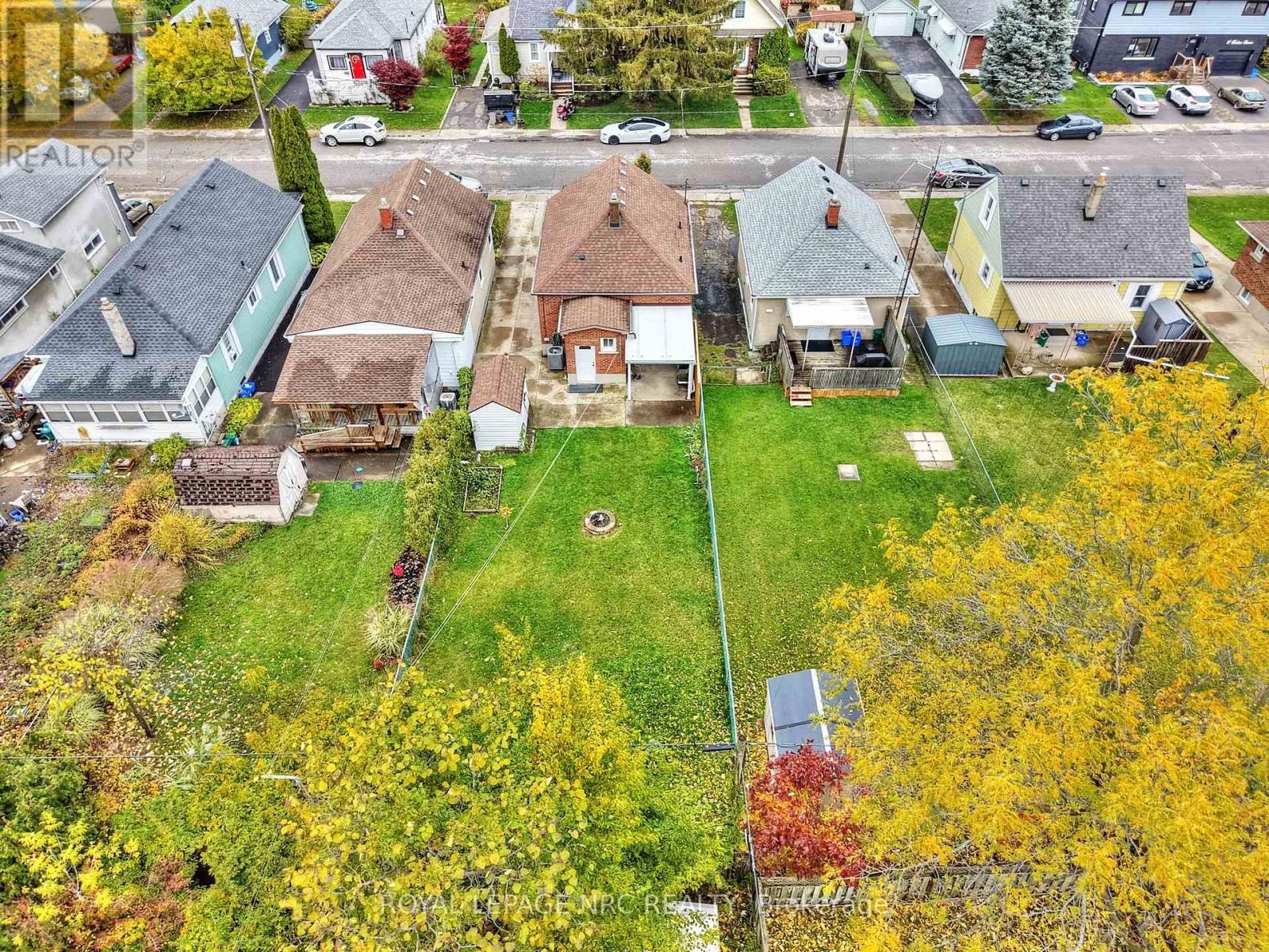 












10 FAIRBURN AVENUE

,
St. Catharines (Burleigh Hill),




Ontario
L2T1B2

