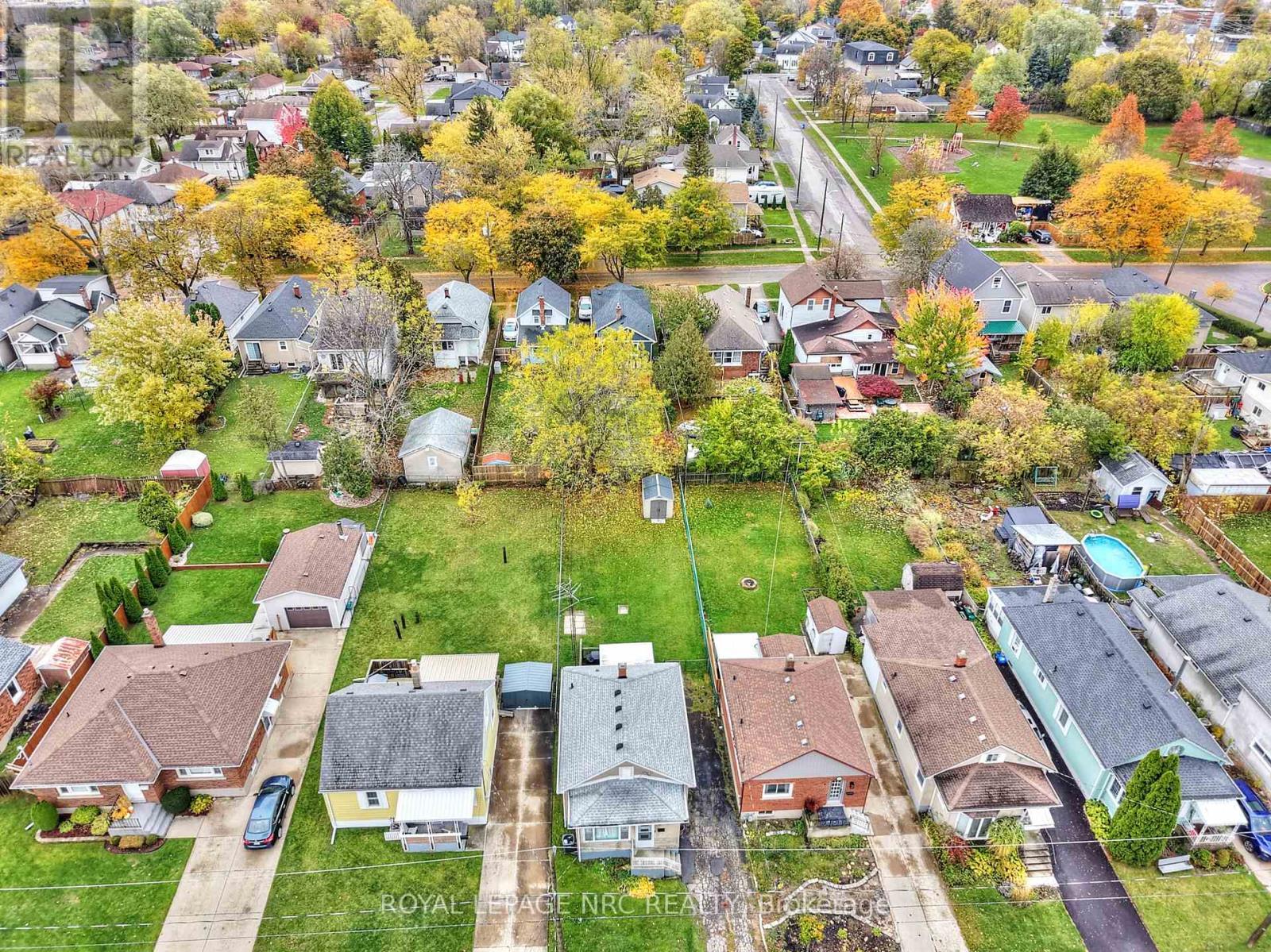 












10 FAIRBURN AVENUE

,
St. Catharines (Burleigh Hill),




Ontario
L2T1B2

