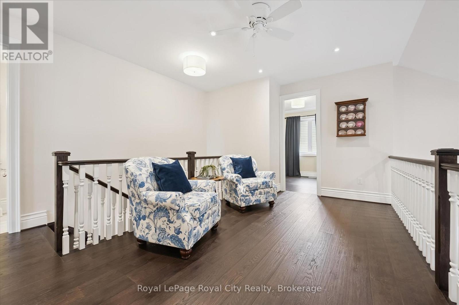 












31 CONLIN COURT

,
Centre Wellington (Fergus),




Ontario
N1M0H2


