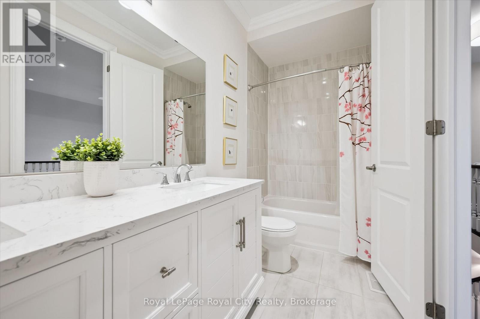 












31 CONLIN COURT

,
Centre Wellington (Fergus),




Ontario
N1M0H2

