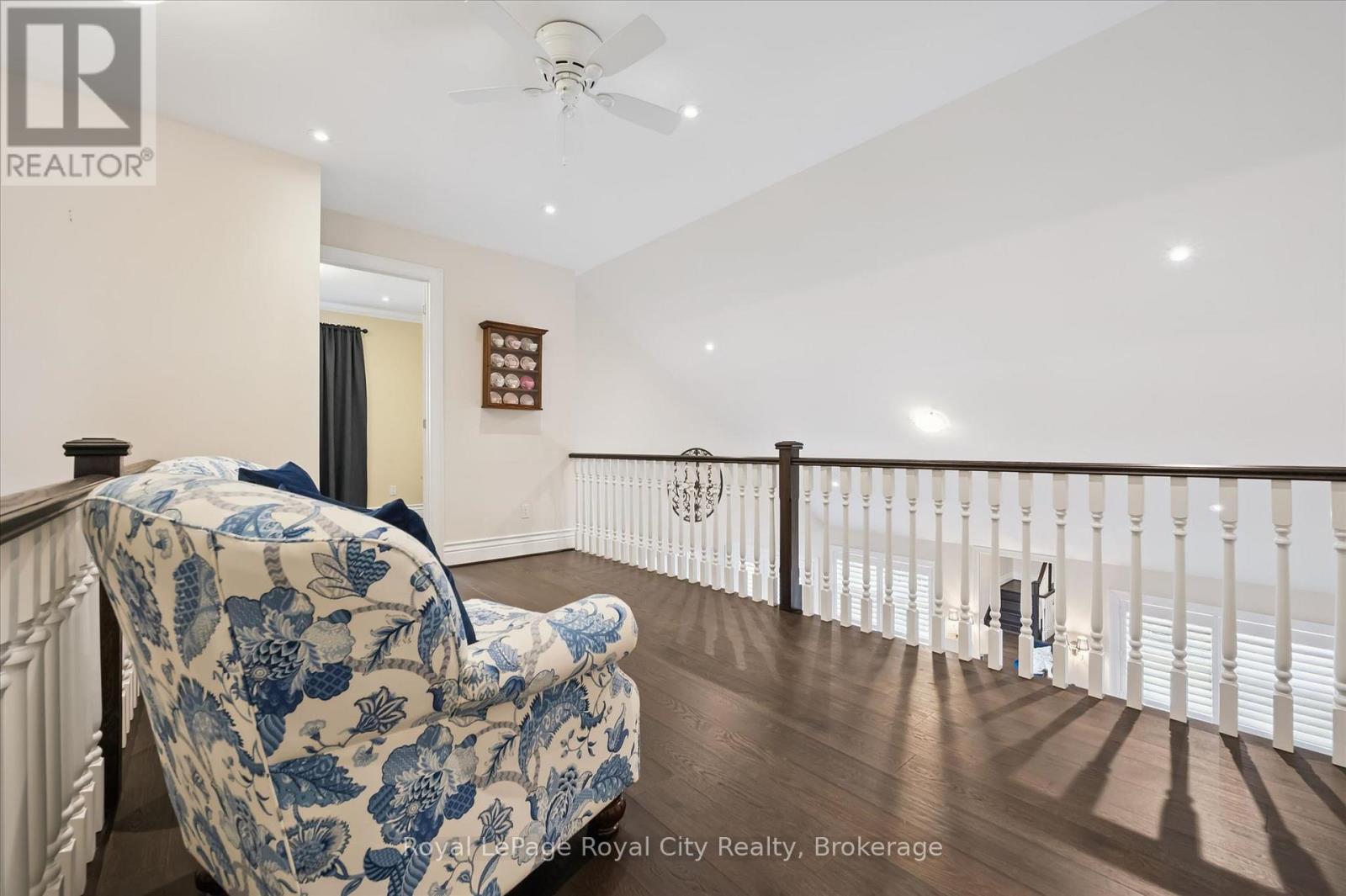 












31 CONLIN COURT

,
Centre Wellington (Fergus),




Ontario
N1M0H2

