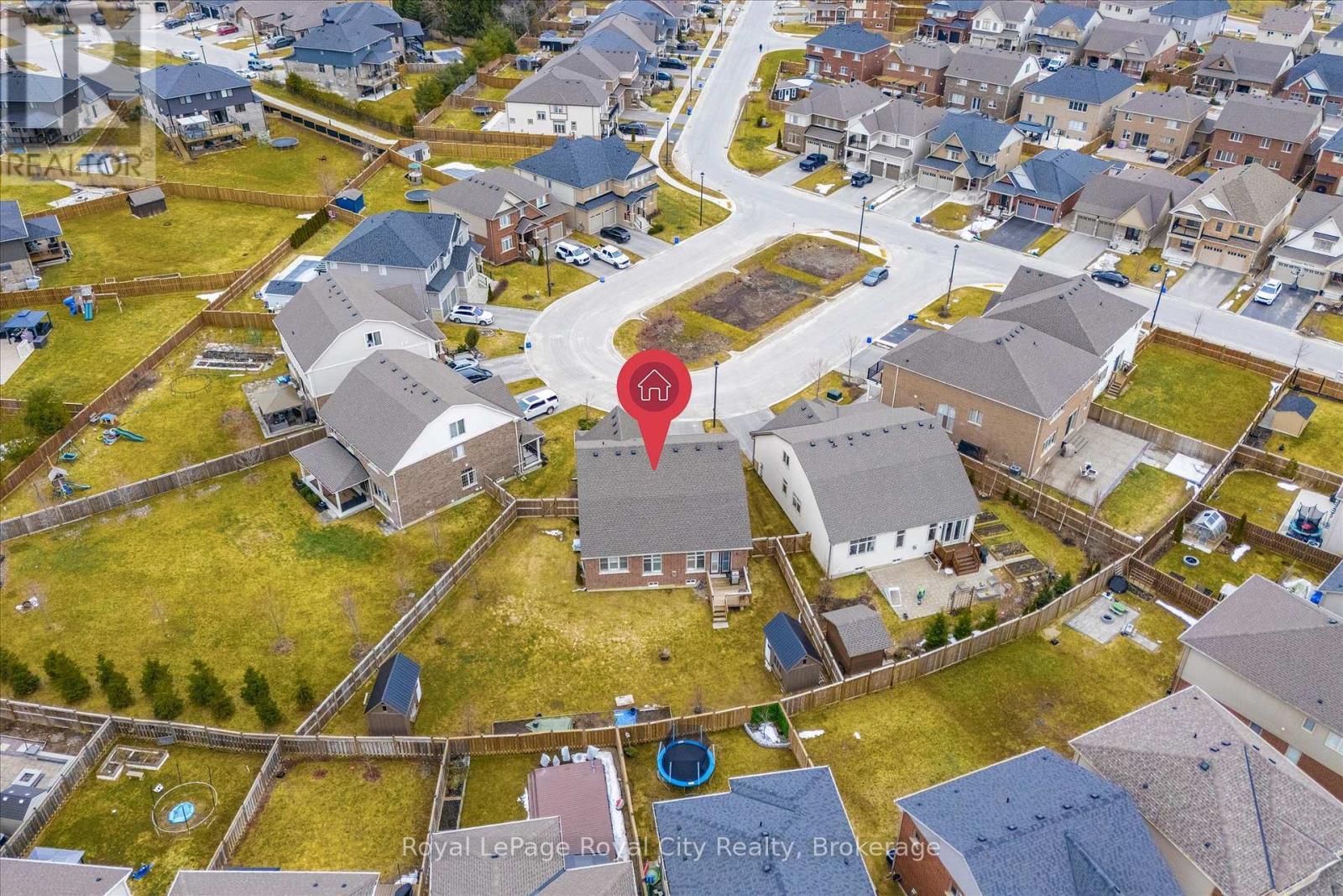 












31 CONLIN COURT

,
Centre Wellington (Fergus),




Ontario
N1M0H2


