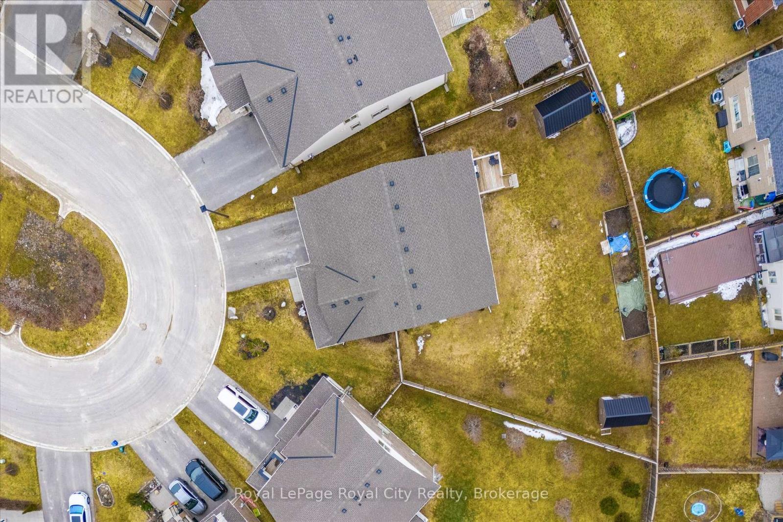 












31 CONLIN COURT

,
Centre Wellington (Fergus),




Ontario
N1M0H2


