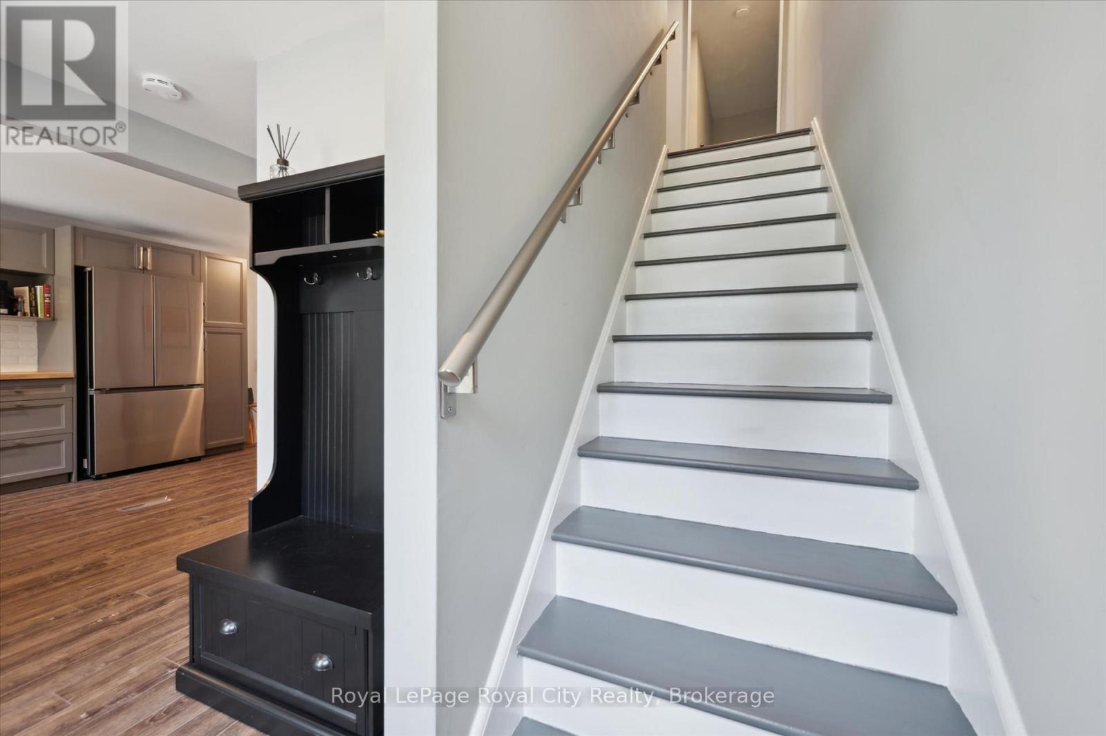 












16 - 120 COUNTRY CLUB DRIVE

,
Guelph (Victoria North),




Ontario
N1E3K7

