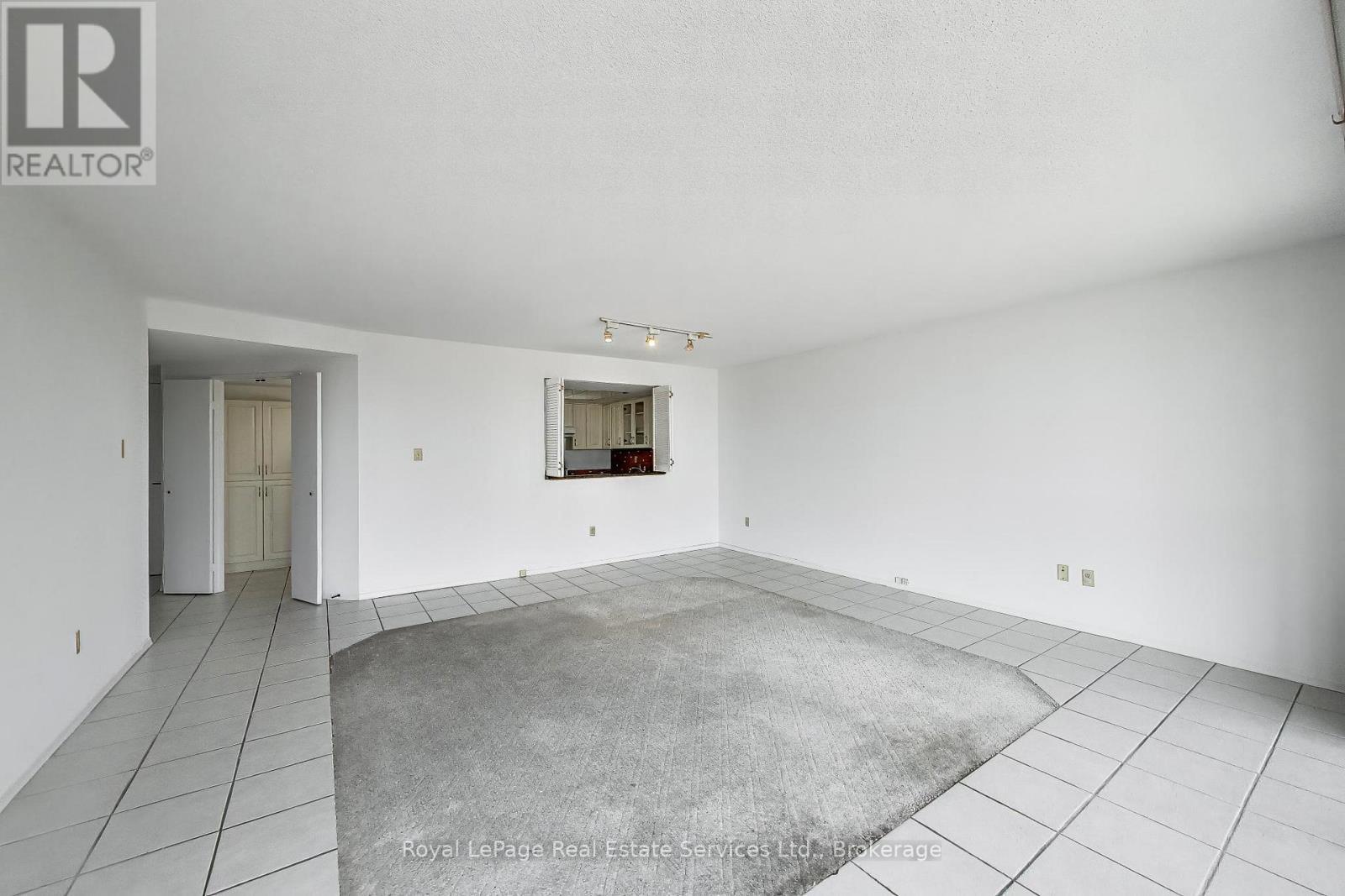 












611 - 5 WELDRICK ROAD W

,
Richmond Hill (North Richvale),




Ontario
L4C8S9


