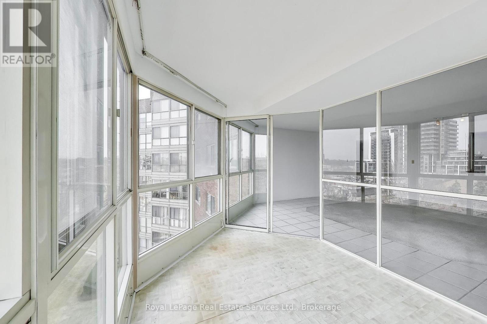 












611 - 5 WELDRICK ROAD W

,
Richmond Hill (North Richvale),




Ontario
L4C8S9

