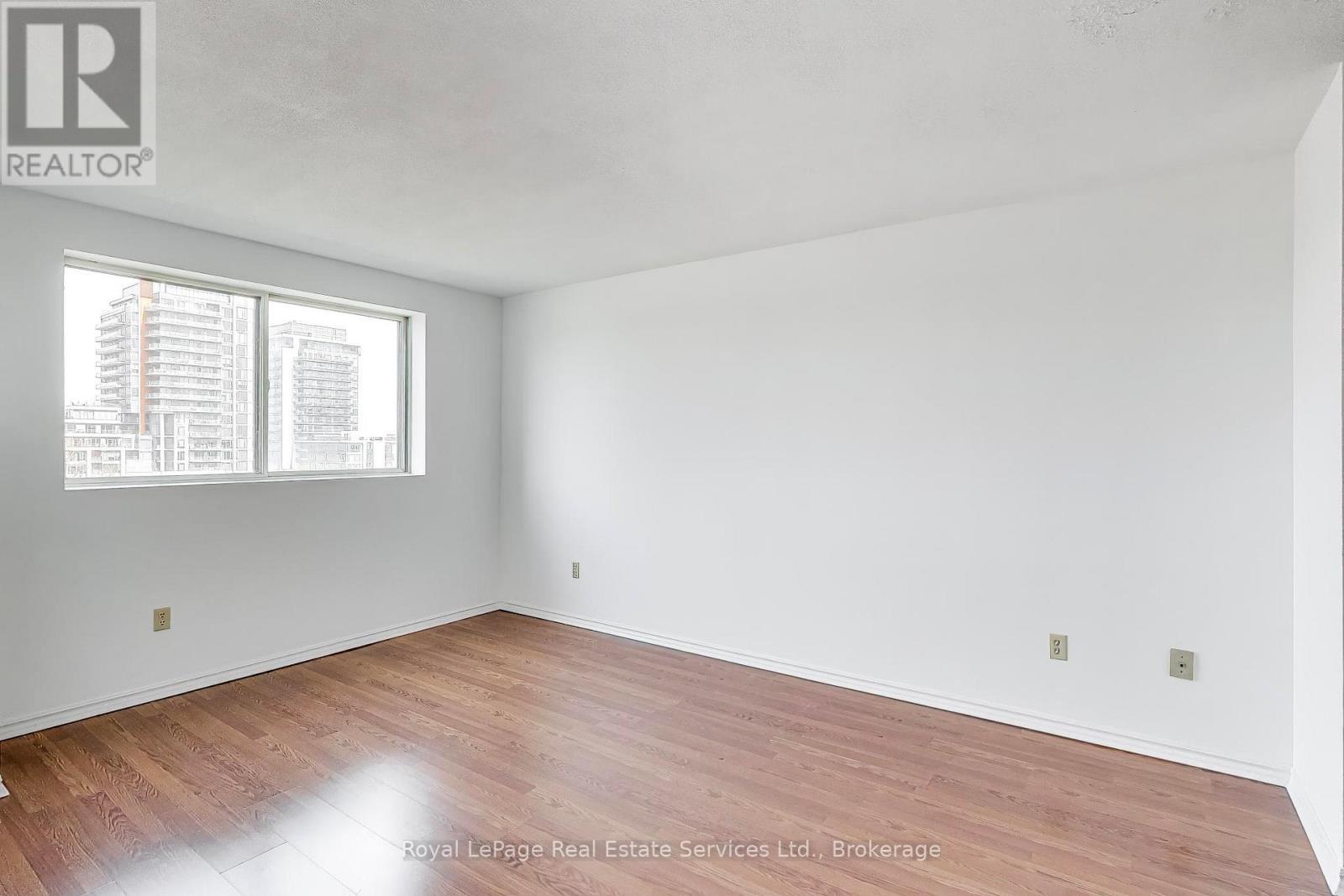 












611 - 5 WELDRICK ROAD W

,
Richmond Hill (North Richvale),




Ontario
L4C8S9

