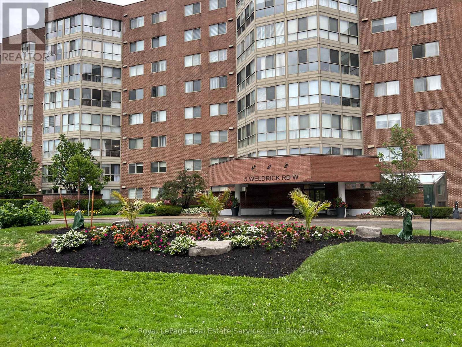 












611 - 5 WELDRICK ROAD W

,
Richmond Hill (North Richvale),




Ontario
L4C8S9

