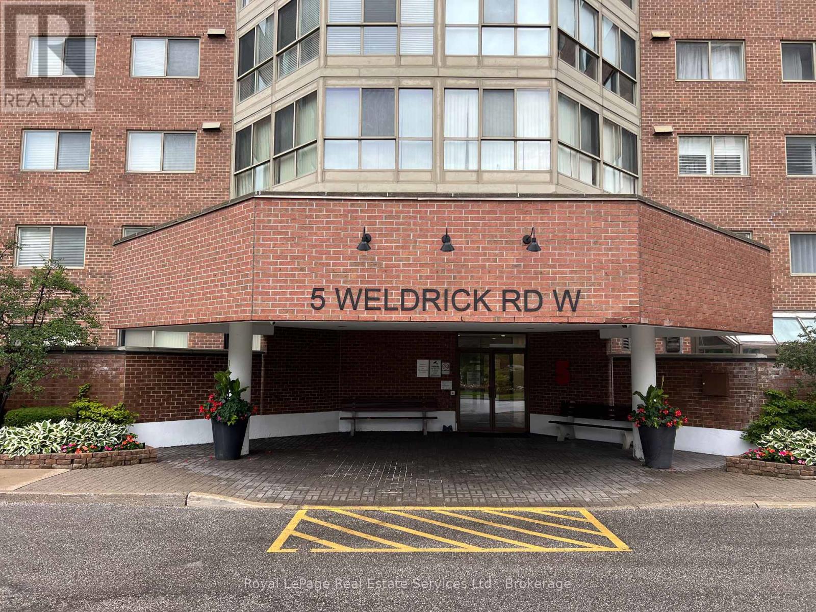 












611 - 5 WELDRICK ROAD W

,
Richmond Hill (North Richvale),




Ontario
L4C8S9

