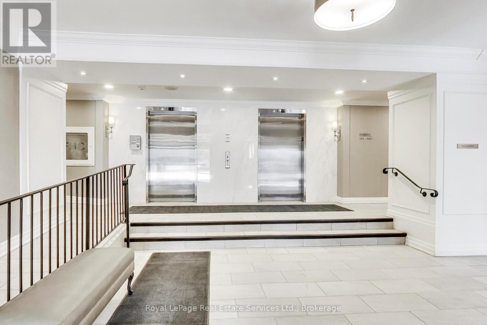 












611 - 5 WELDRICK ROAD W

,
Richmond Hill (North Richvale),




Ontario
L4C8S9

