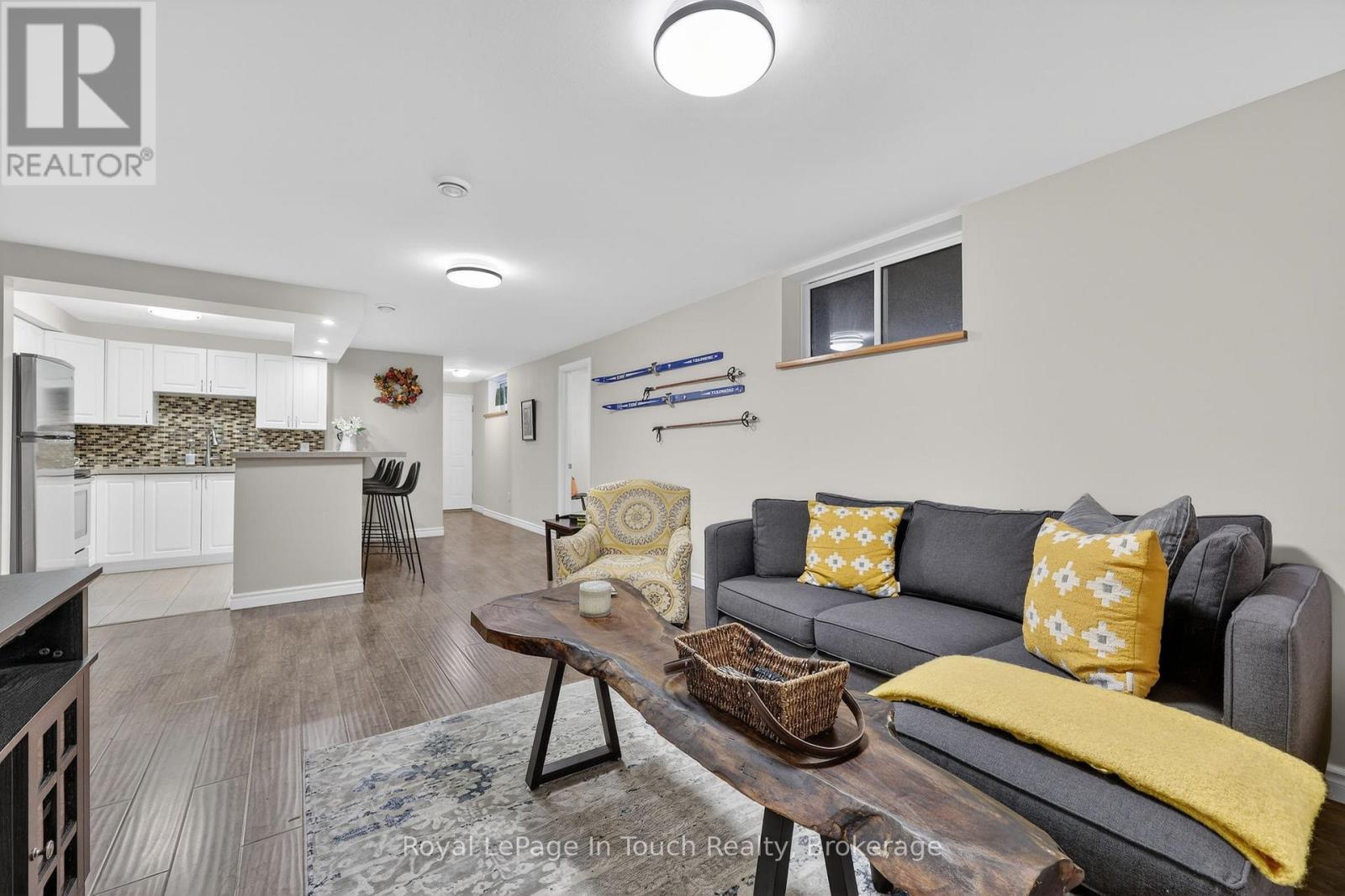 












3225 10 LINE N

,
Oro-Medonte,




Ontario
L0L1T0

