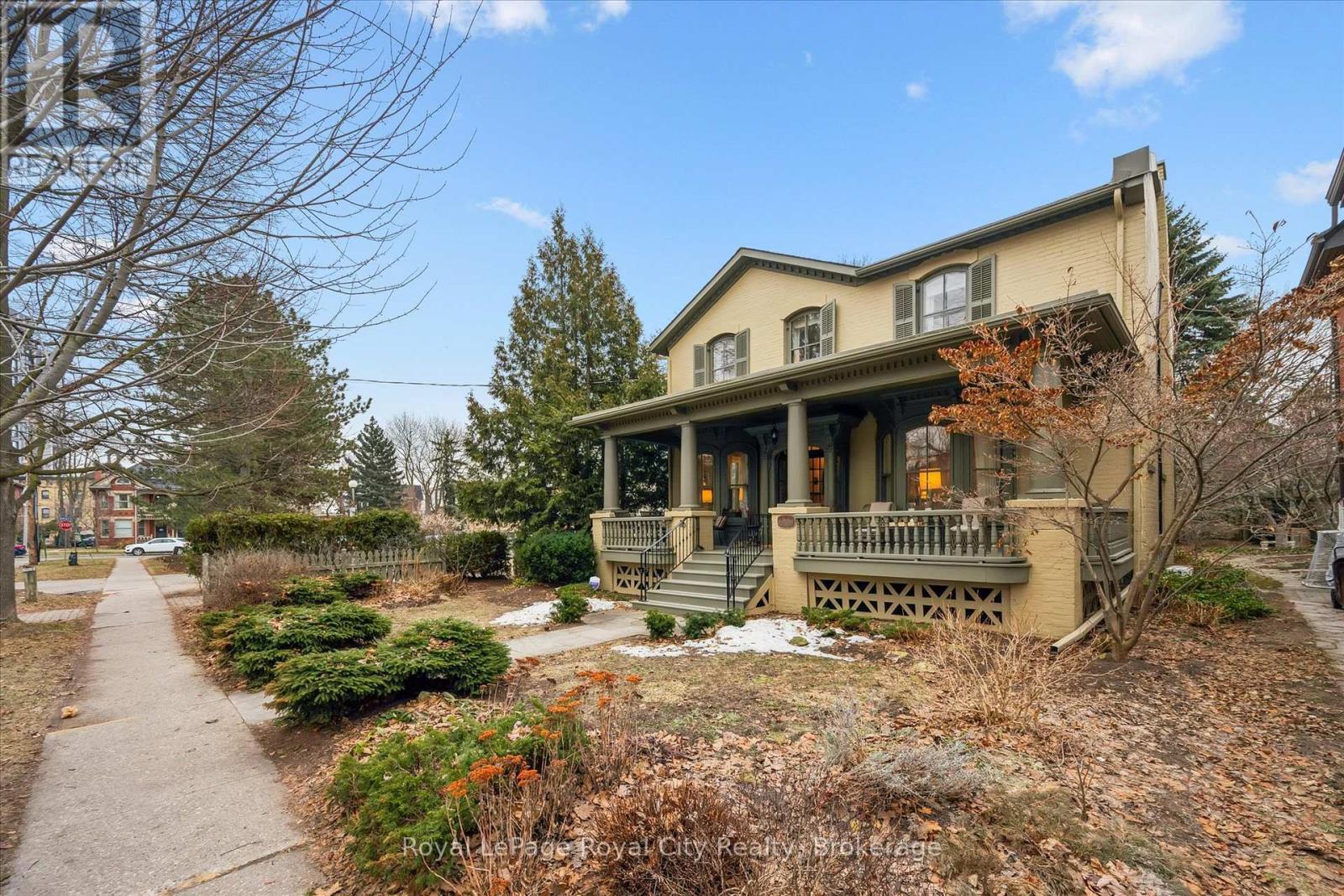 












16 OXFORD STREET

,
Guelph (Downtown),




Ontario
N1H2M3

