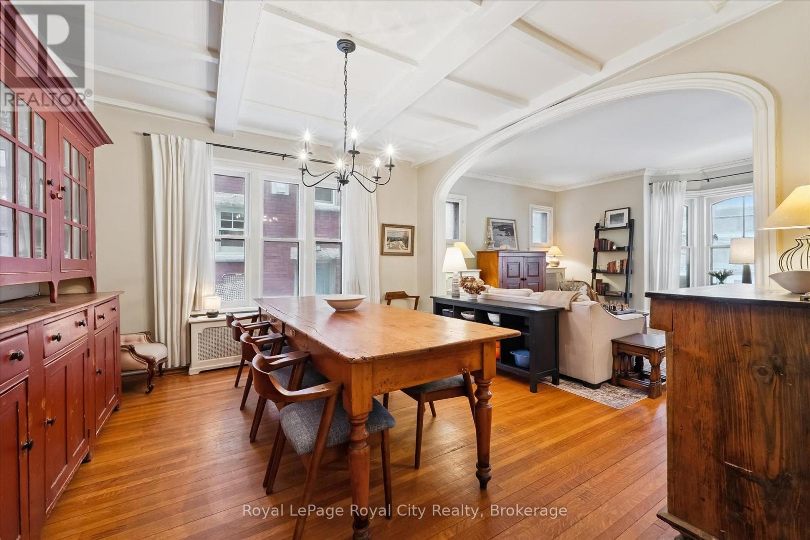 












16 OXFORD STREET

,
Guelph (Downtown),




Ontario
N1H2M3

