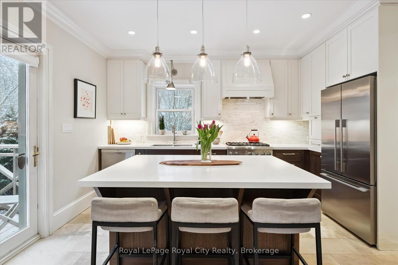 












16 OXFORD STREET

,
Guelph (Downtown),




Ontario
N1H2M3

