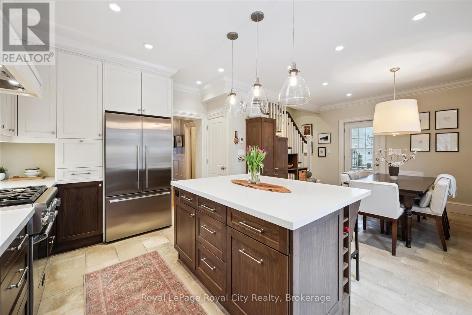 












16 OXFORD STREET

,
Guelph (Downtown),




Ontario
N1H2M3

