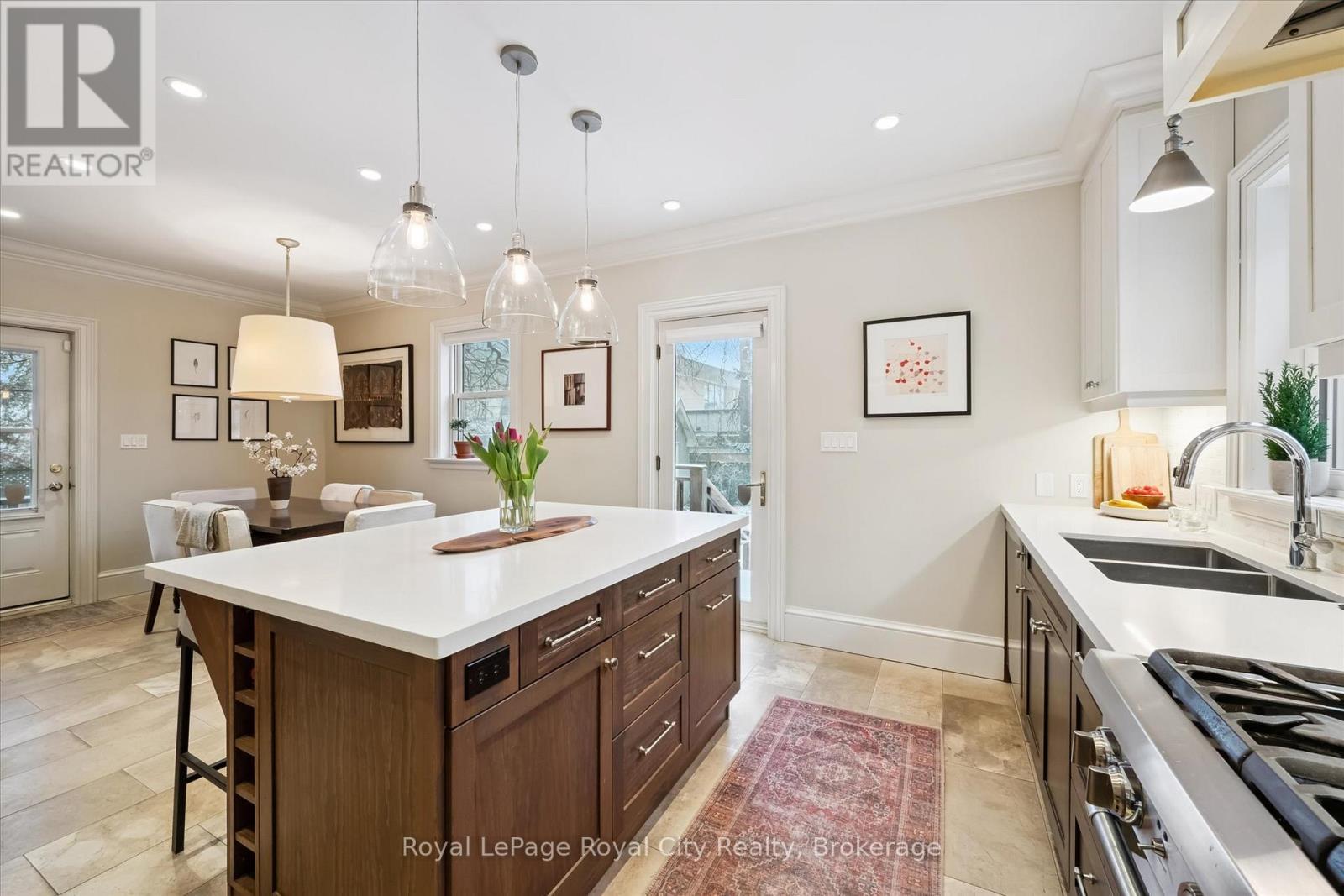 












16 OXFORD STREET

,
Guelph (Downtown),




Ontario
N1H2M3

