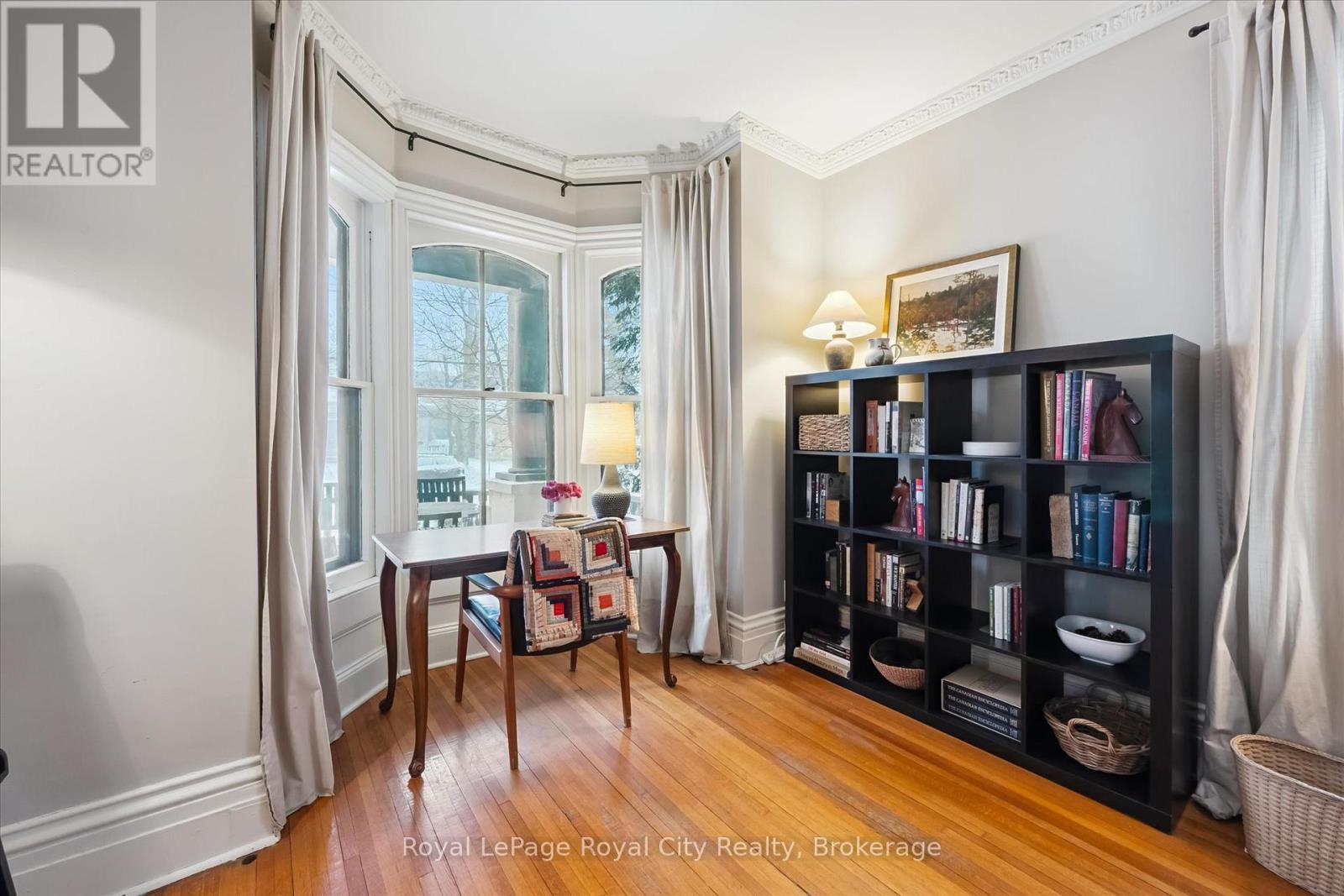 












16 OXFORD STREET

,
Guelph (Downtown),




Ontario
N1H2M3

