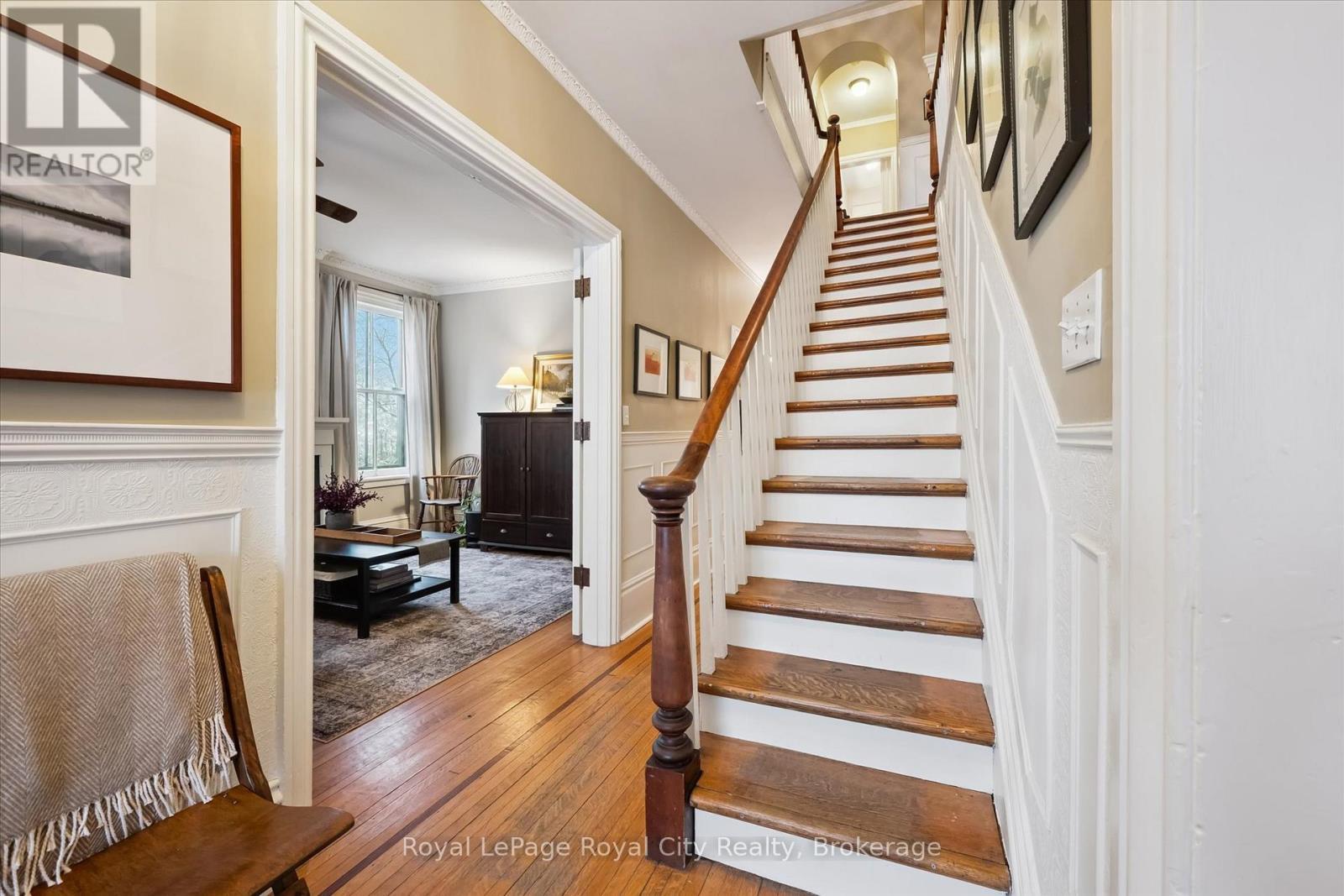 












16 OXFORD STREET

,
Guelph (Downtown),




Ontario
N1H2M3

