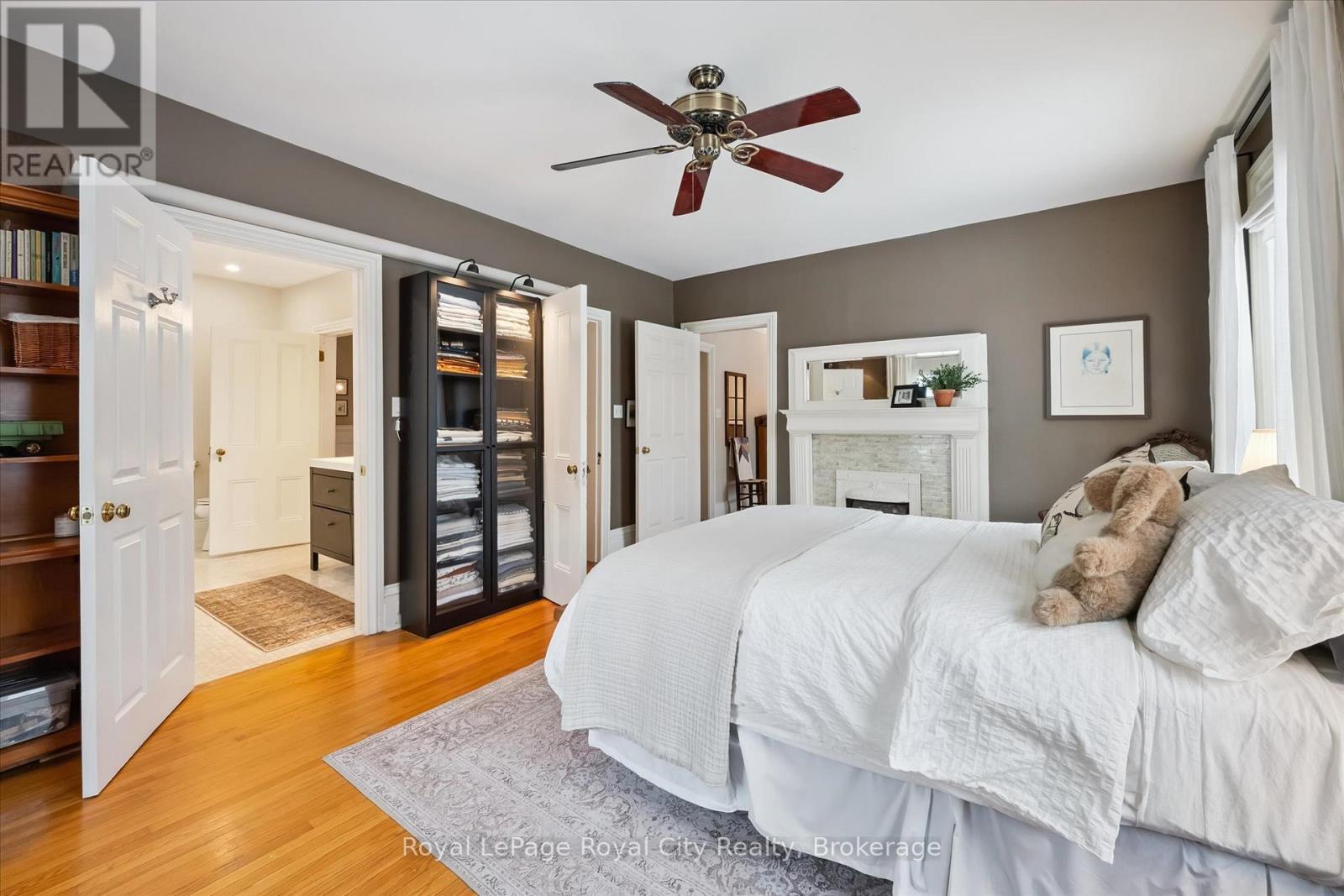 












16 OXFORD STREET

,
Guelph (Downtown),




Ontario
N1H2M3

