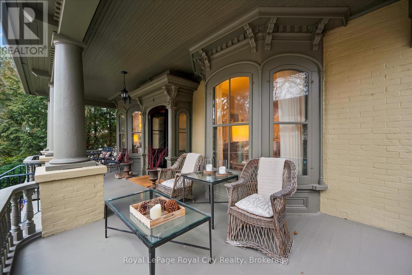 












16 OXFORD STREET

,
Guelph (Downtown),




Ontario
N1H2M3

