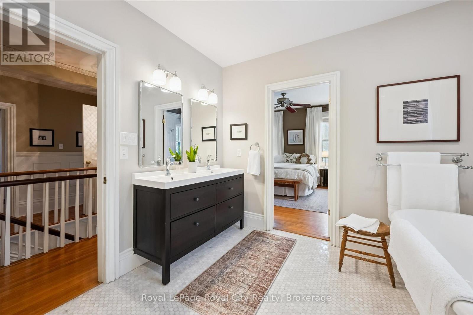 












16 OXFORD STREET

,
Guelph (Downtown),




Ontario
N1H2M3

