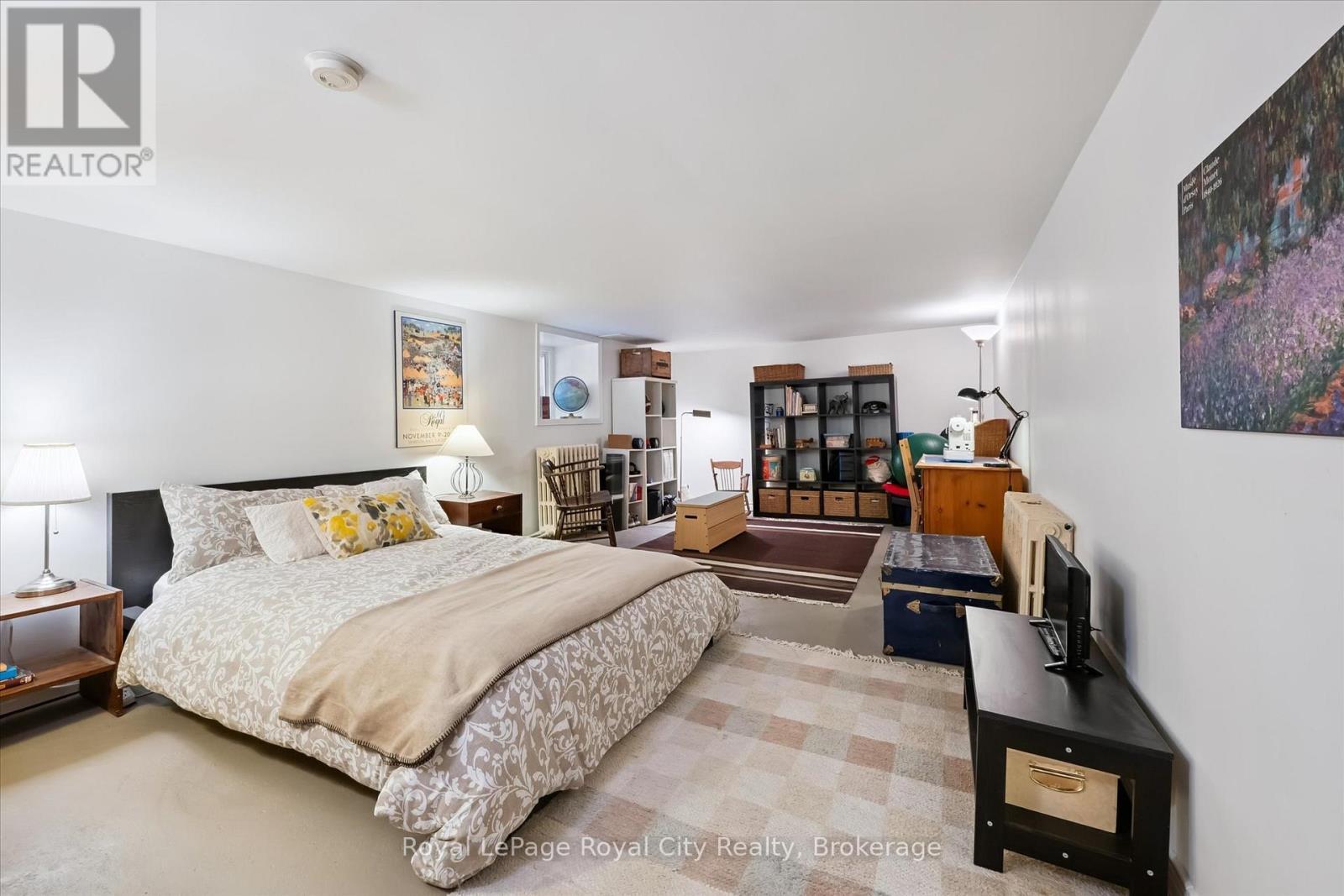 












16 OXFORD STREET

,
Guelph (Downtown),




Ontario
N1H2M3

