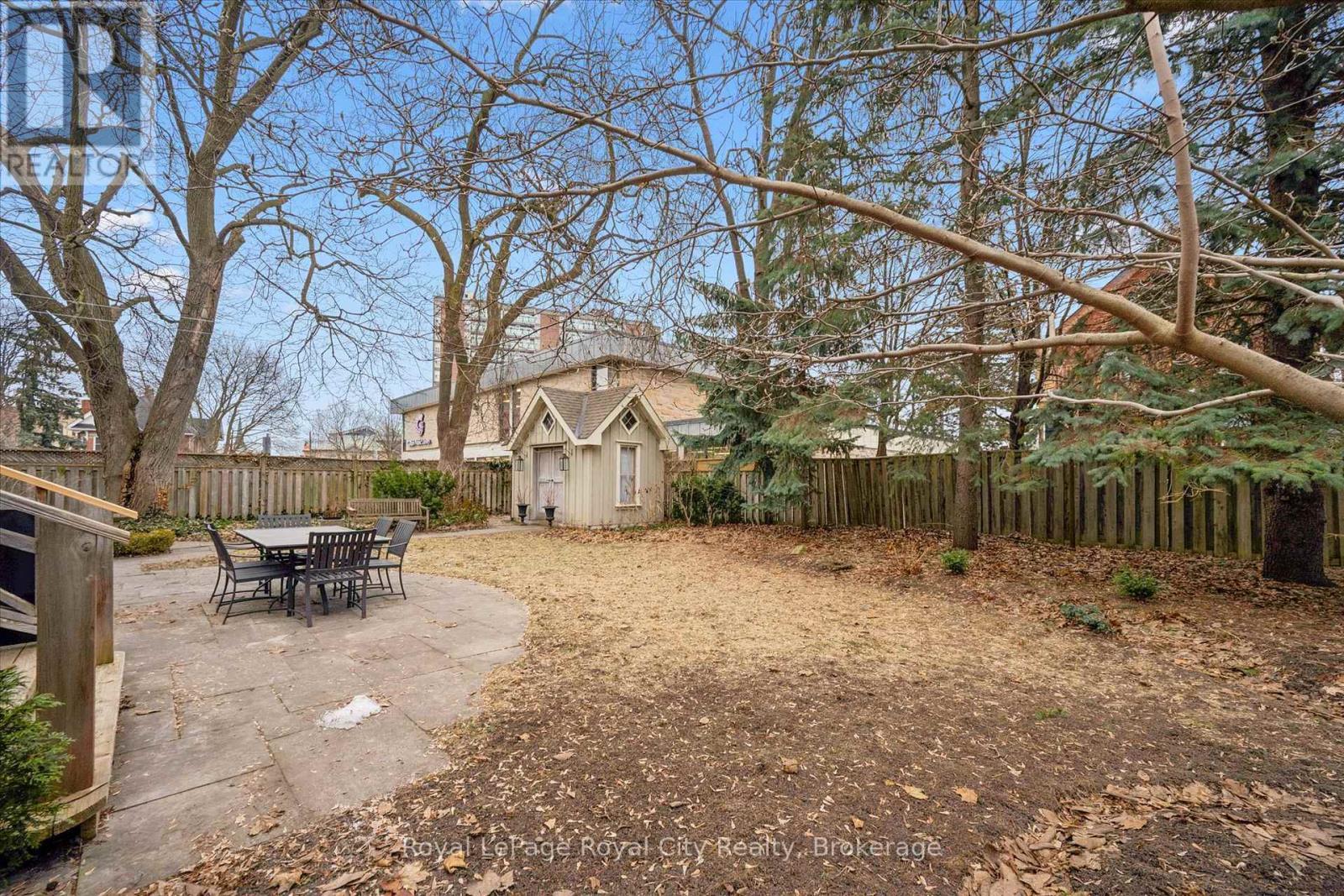 












16 OXFORD STREET

,
Guelph (Downtown),




Ontario
N1H2M3

