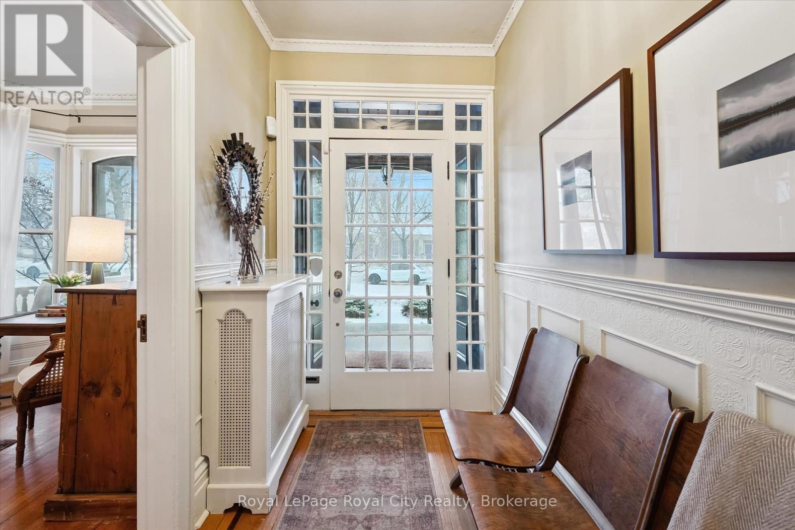 












16 OXFORD STREET

,
Guelph (Downtown),




Ontario
N1H2M3

