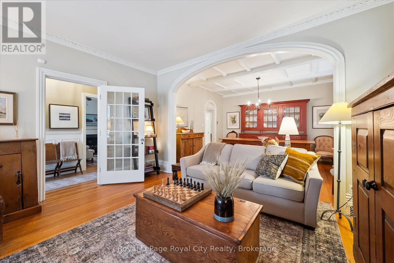 












16 OXFORD STREET

,
Guelph (Downtown),




Ontario
N1H2M3

