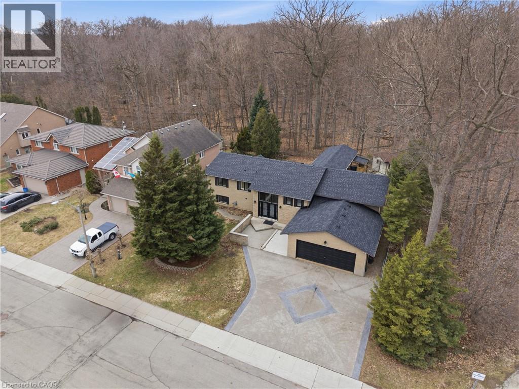 












833 BRIGADOON Drive

,
Hamilton,




Ontario
L9C7P2

