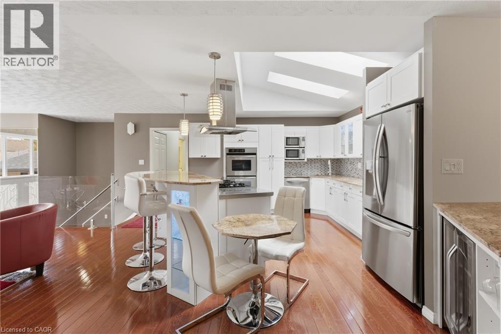 












833 BRIGADOON Drive

,
Hamilton,




Ontario
L9C7P2

