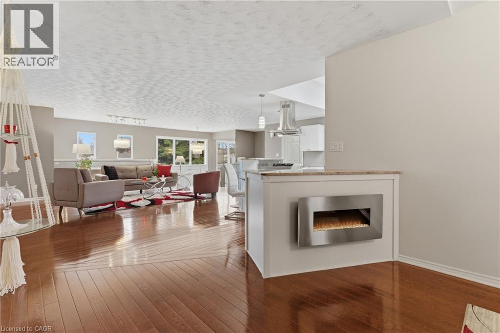 












833 BRIGADOON Drive

,
Hamilton,




Ontario
L9C7P2

