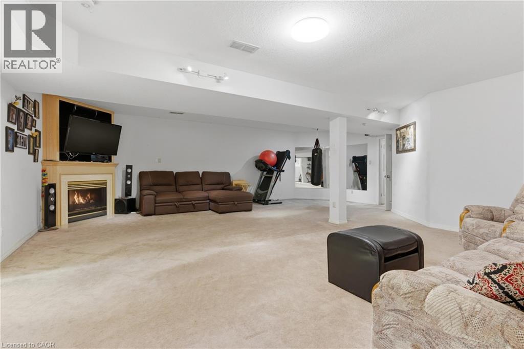 












833 BRIGADOON Drive

,
Hamilton,




Ontario
L9C7P2

