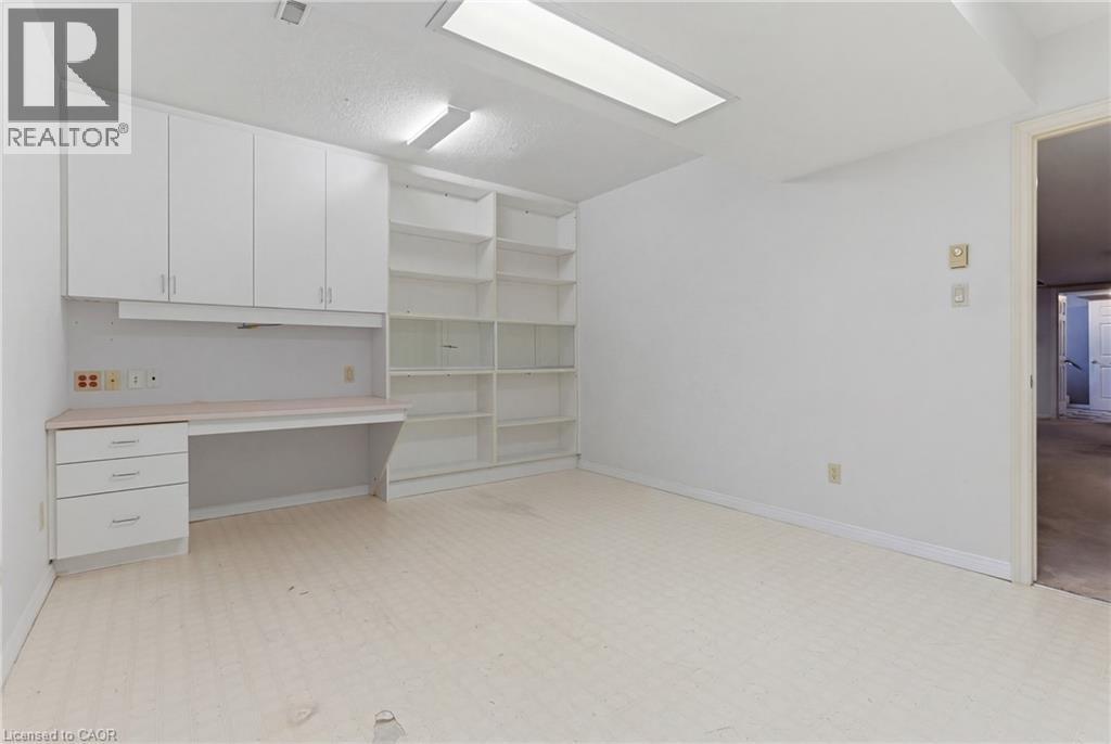 












833 BRIGADOON Drive

,
Hamilton,




Ontario
L9C7P2

