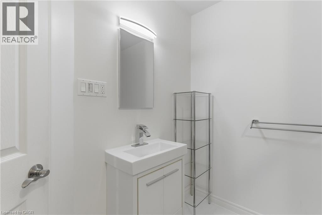 












833 BRIGADOON Drive

,
Hamilton,




Ontario
L9C7P2

