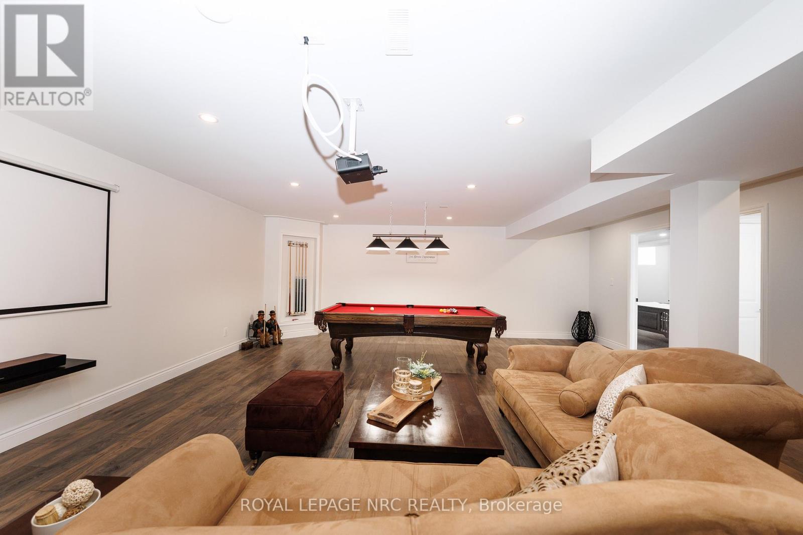 












68 PARADISE GROVE

,
Niagara-on-the-Lake (Virgil),




Ontario
L0S1T0

