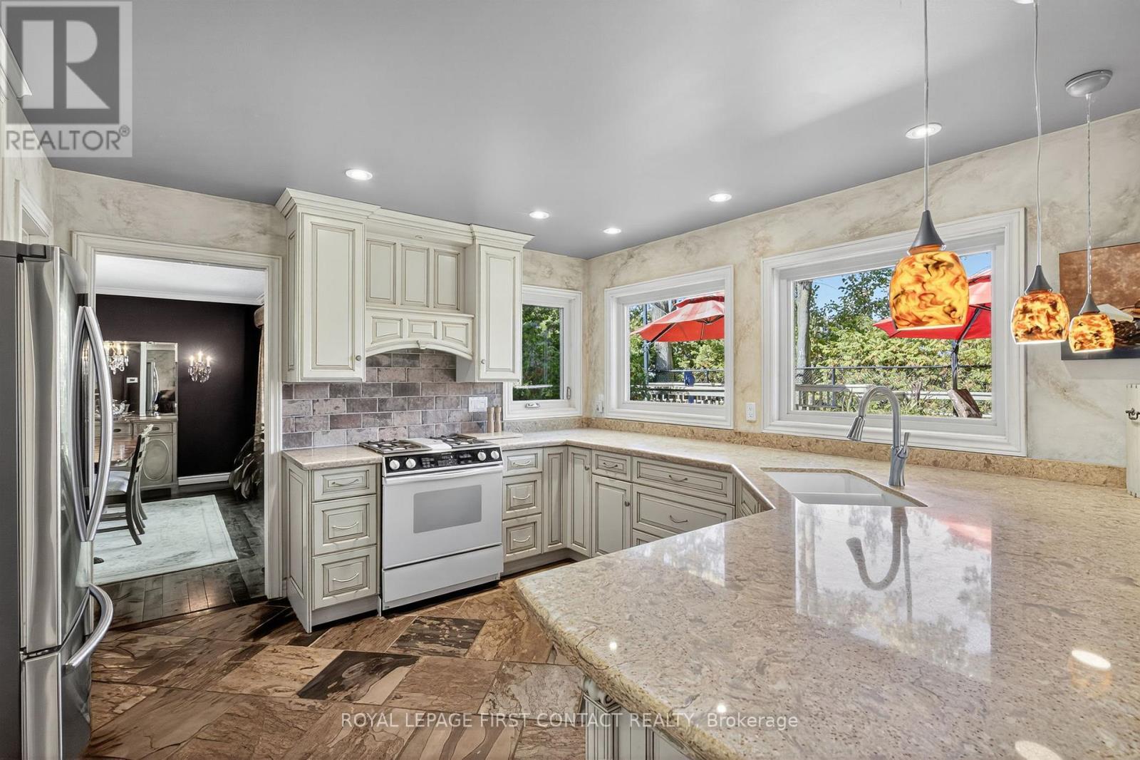 












26 EDGECOMBE TERRACE

,
Springwater,




Ontario
L9X0S2

