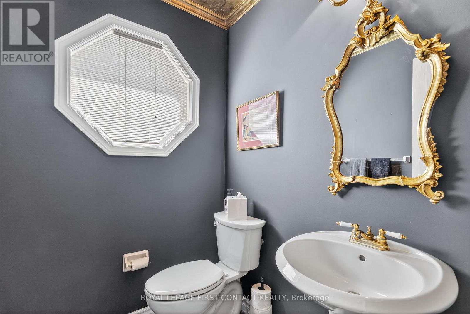 












26 EDGECOMBE TERRACE

,
Springwater,




Ontario
L9X0S2

