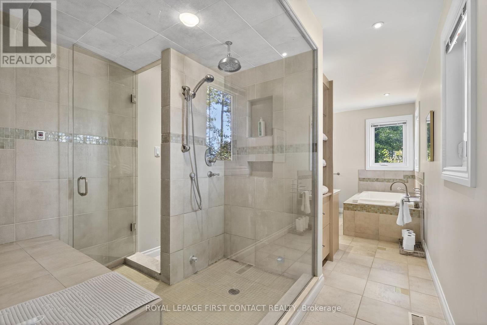 












26 EDGECOMBE TERRACE

,
Springwater,




Ontario
L9X0S2

